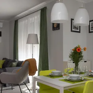 Apartament Sunny Near Bud With 2br, Ac And Free Parking, Vecsés