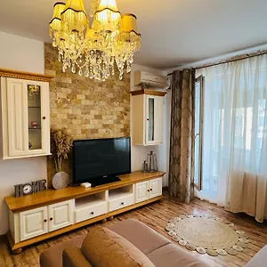 https://apartament-naty.bucharesthotelsnow.com
