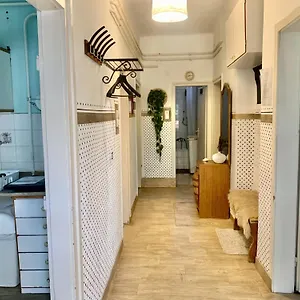 Grany's Retro Near Budapest Airport شقة