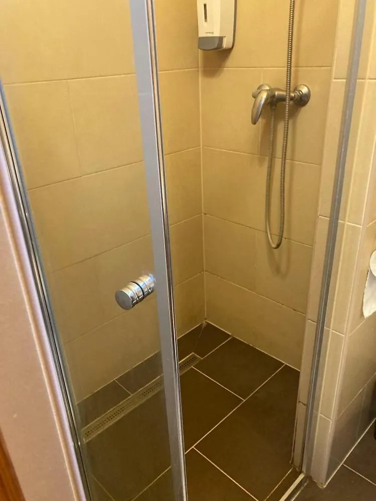 Green Lake Airport Apartments 베체스